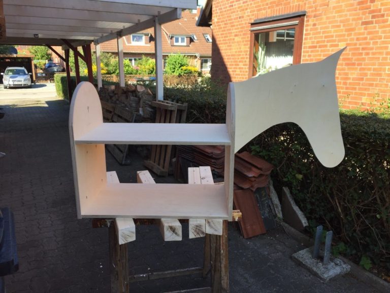Ein Holzpferd selber bauen die perfekte DIY Anleitung Dorfworker